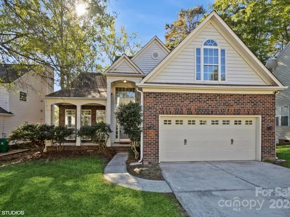 6228 Bells Mill Dr, Charlotte, NC 28269