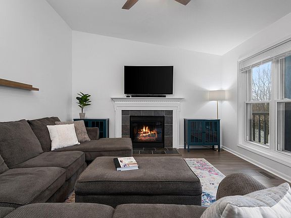 2nd image of 3059 Green Valley Dr