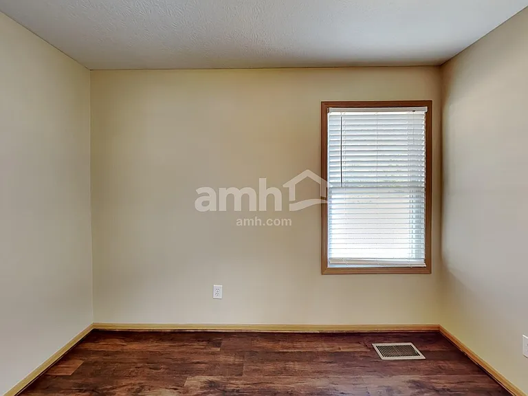 2271 Landcrest Dr — Photo 20