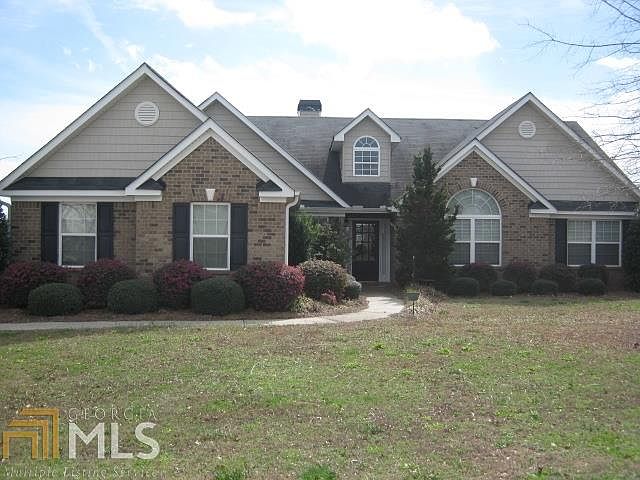 1st image of 132 Oakwood Dr