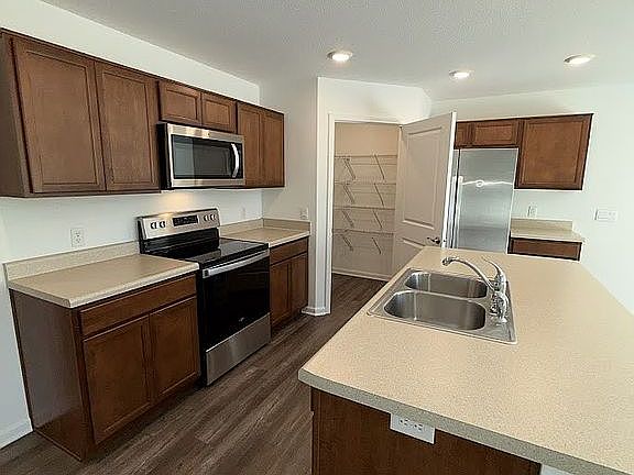4th image of 8022 Carlie Ct