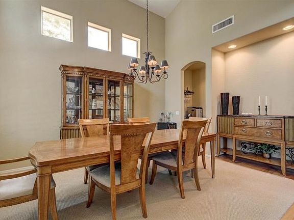 4th image of 2110 N Calvin Cir