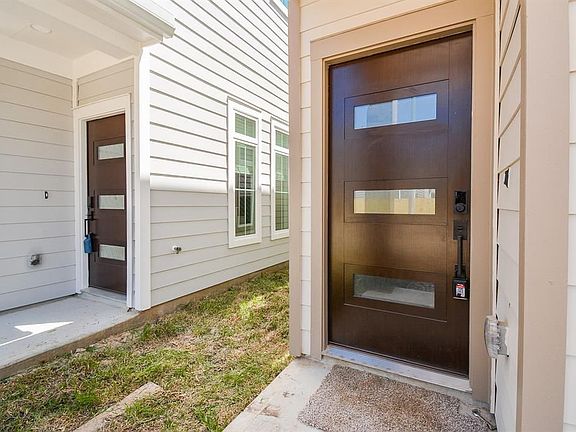 3rd image of 16559 Oasis Glade Dr