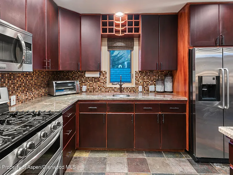 650 S Monarch St #4 — Photo 11