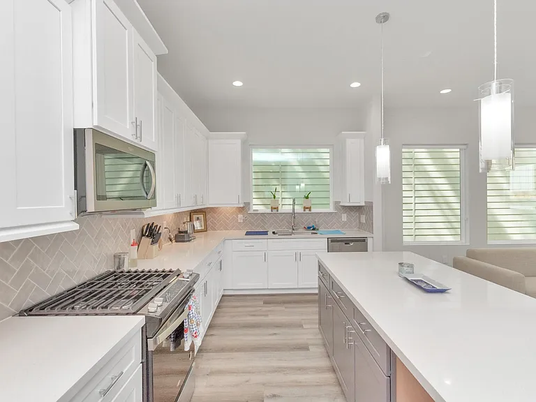 3360 Pinemont Dr — Photo 12