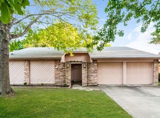 16351 Maplemont Dr, Houston, TX 77095