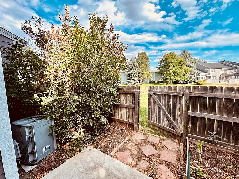 1141 James Ct — Photo 26