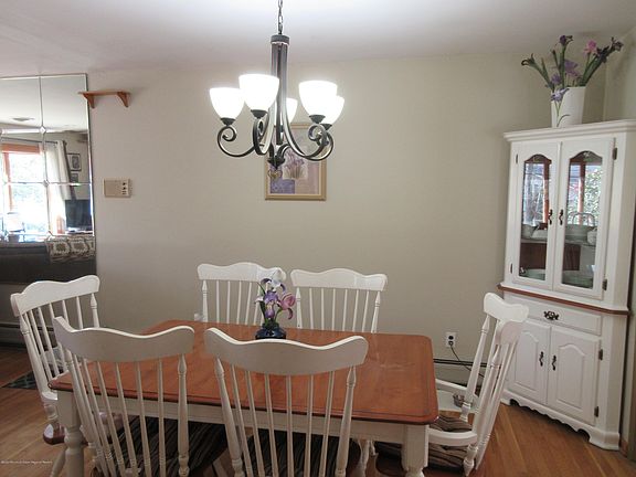 5th image of 28 Green Hill Dr