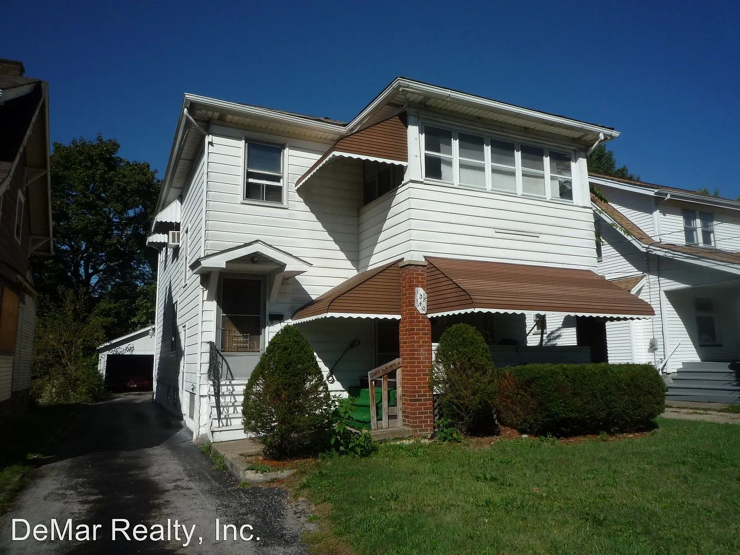 140 Hilton Ave photo 1
