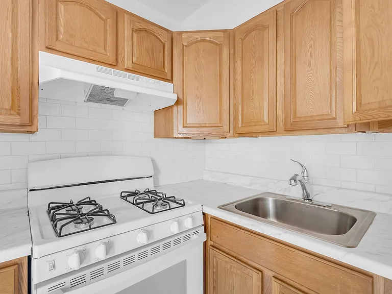 Briar Lane Apartments — Photo 11