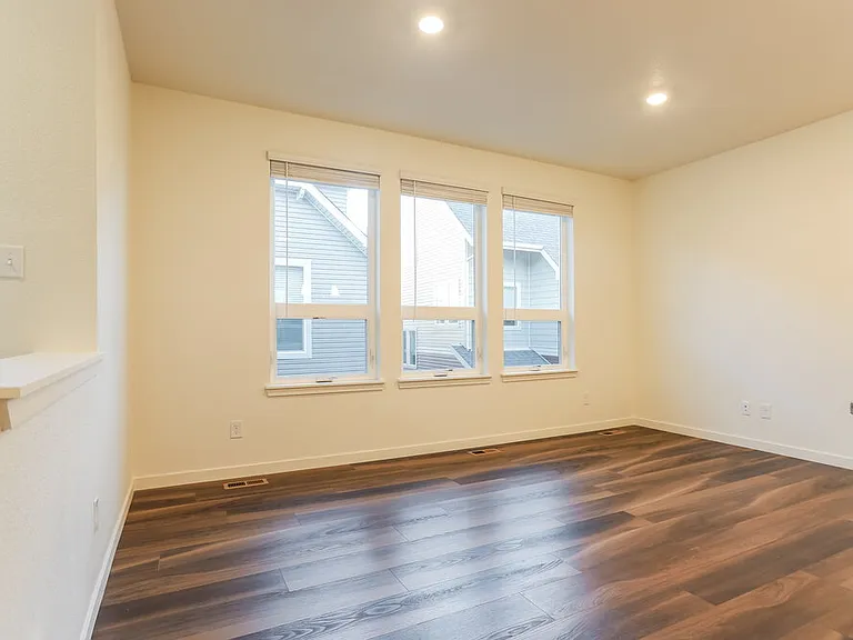 18590 E 47th Pl — Photo 6