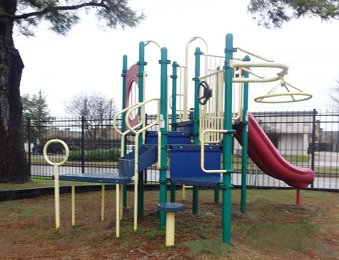 The Falls on Antoine Apartments — Photo 10