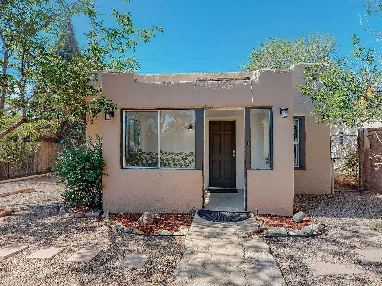 3 bed, 1300 sqft, $2,350 — Photo 2