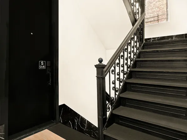 233 East 21st Street image 7 of 8