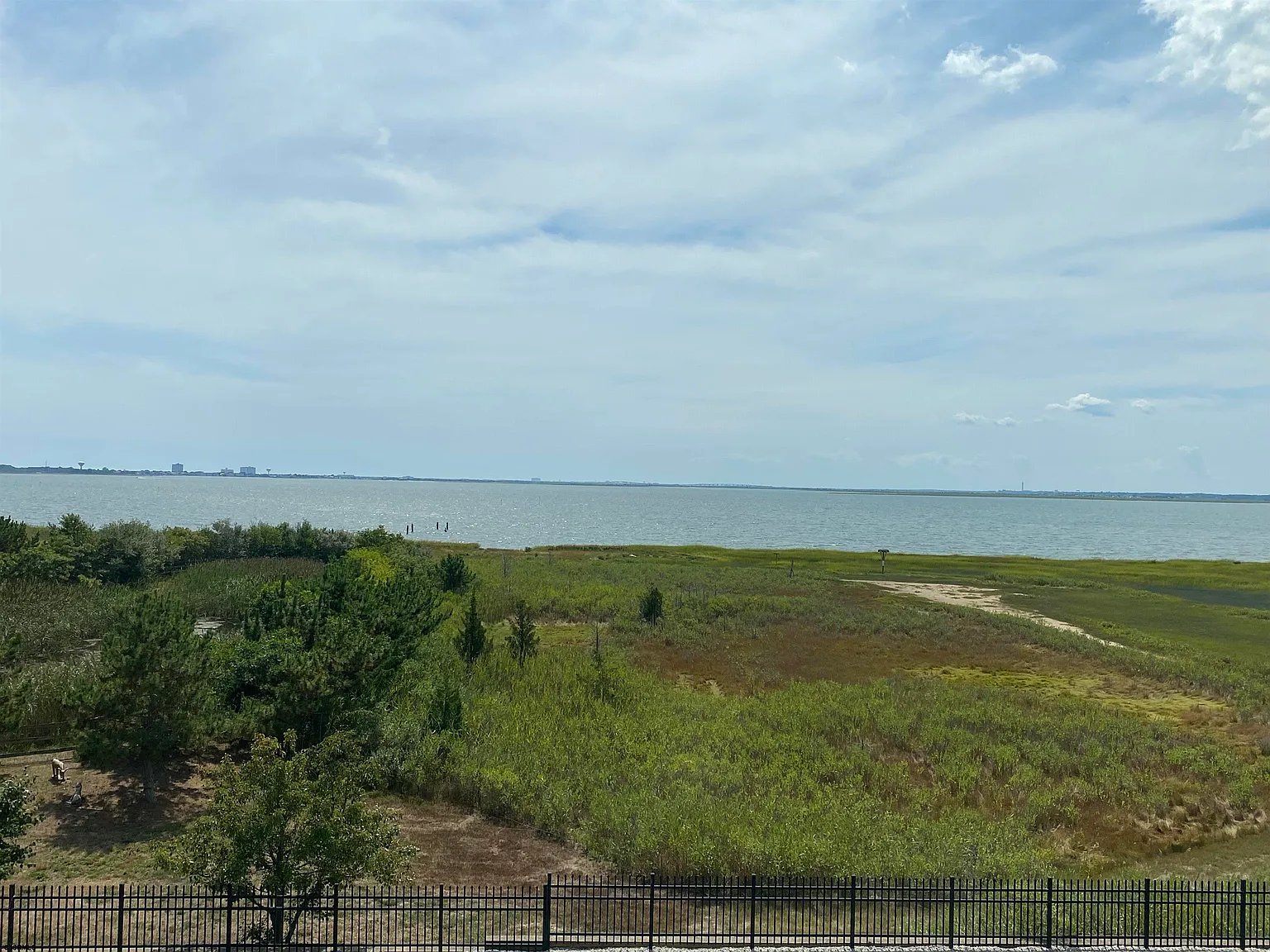 3 bed, 2.5 bath, $2,600 — Photo 3
