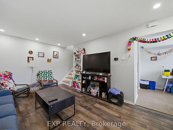 5th image of 1675 Heatherington Rd #11