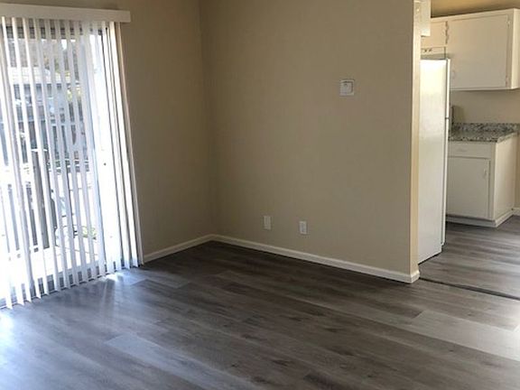 3rd image of 2379 Galway Ct APT 4