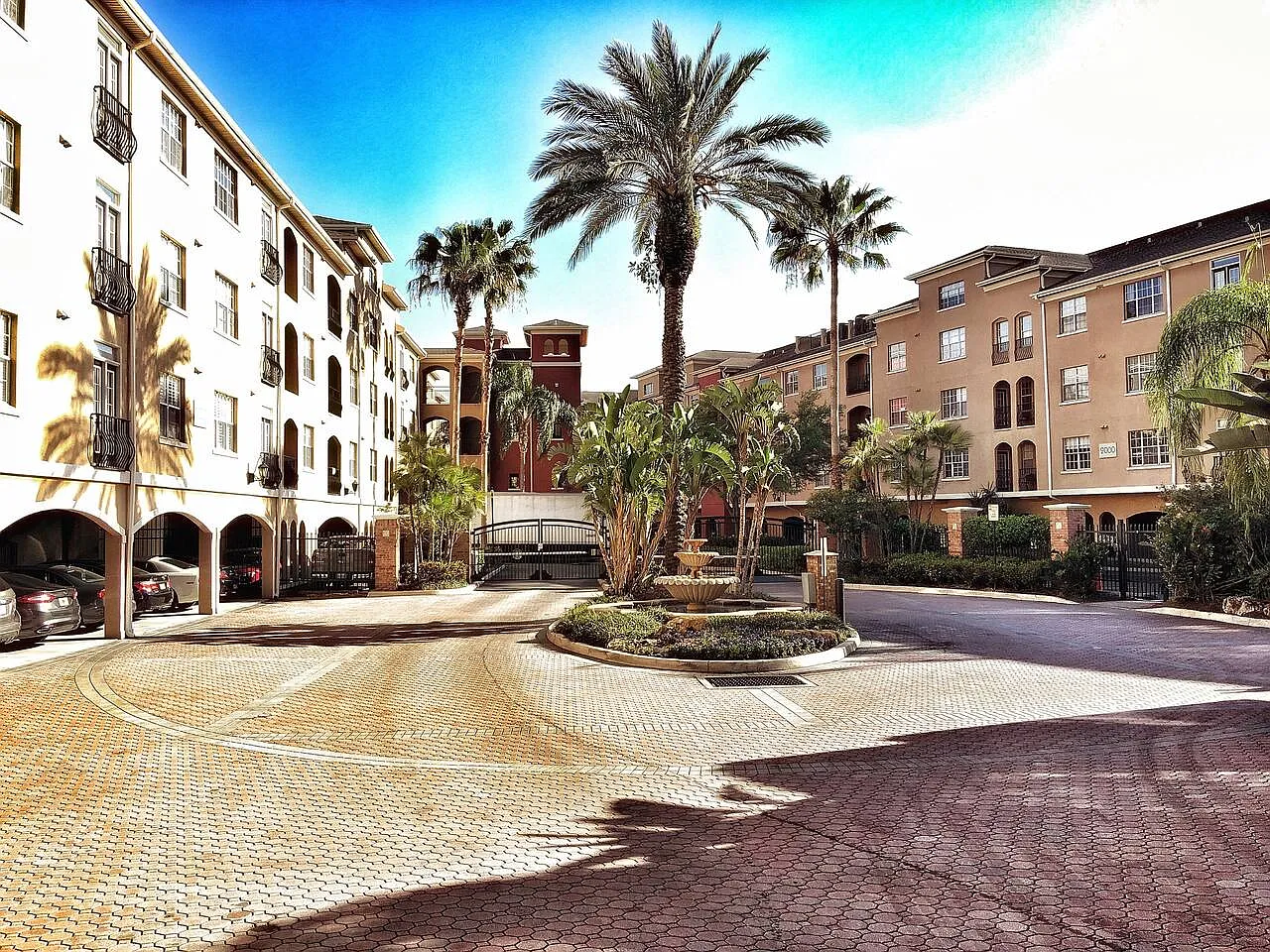 2 bed, 1076 sqft, $3,050 — Photo 1