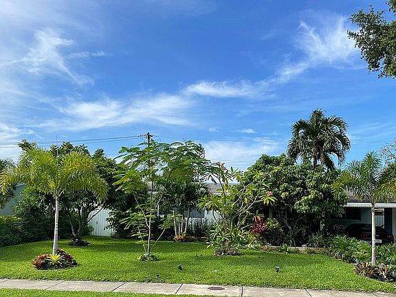 3rd image of 3130 SW 22nd St