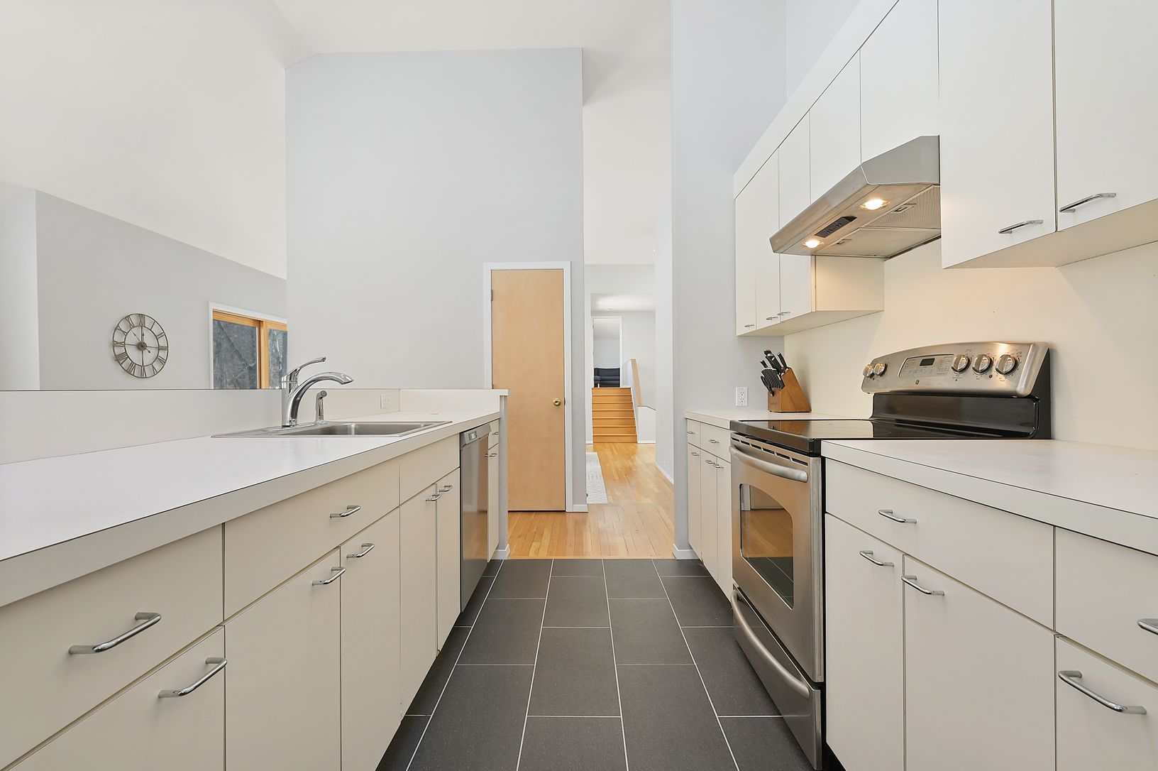  Kitchen w/ Stainless Steel Appliances