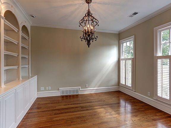 4th image of 3178 Kenney Dr