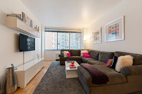 Rented by CORE | media 1