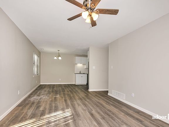 4th image of 20 Pheasant Ln