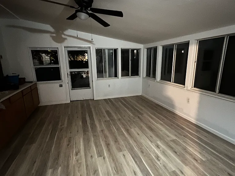 1129 Gard Pl — Photo 3