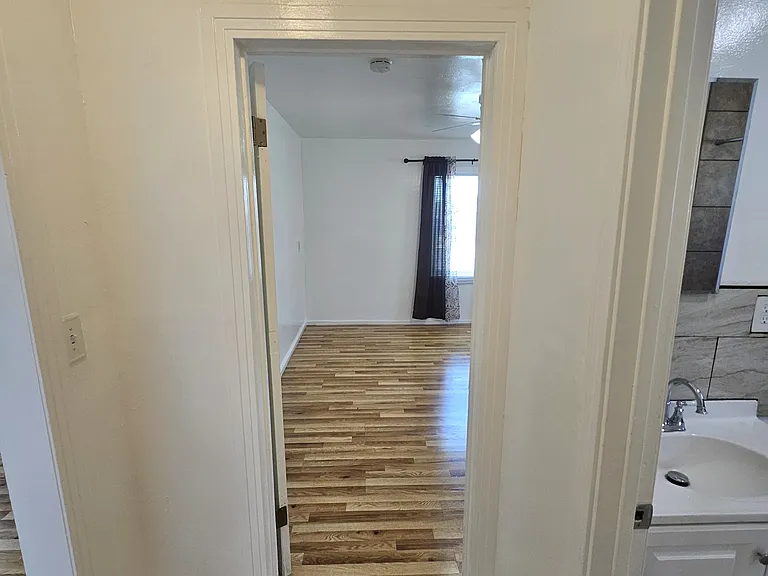 320 Locust Ave — Photo 14