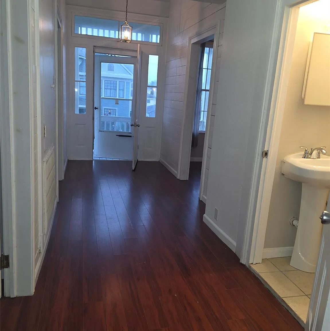 2 bed, 1.5 bath, 2886 sqft, $1,350 — Photo 4