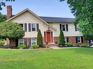 208 Stonehouse Dr, Lynchburg, VA 24502