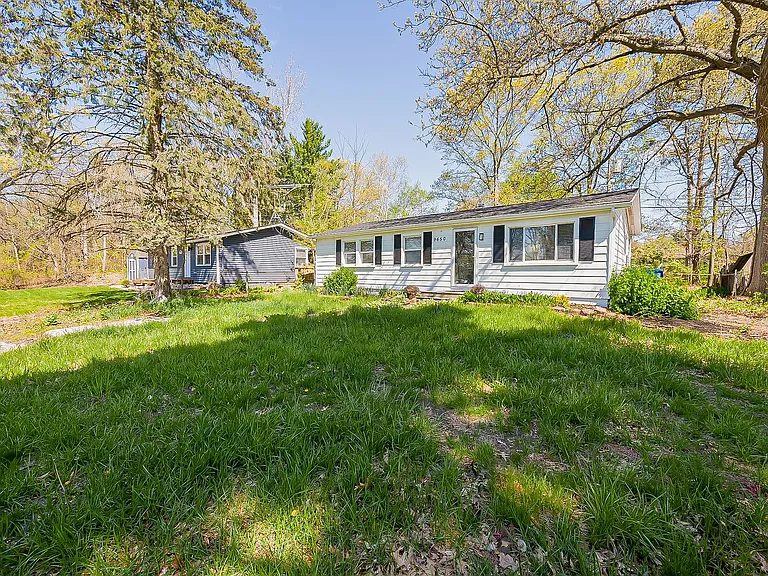 9650 Cooley Lake Rd — Photo 30