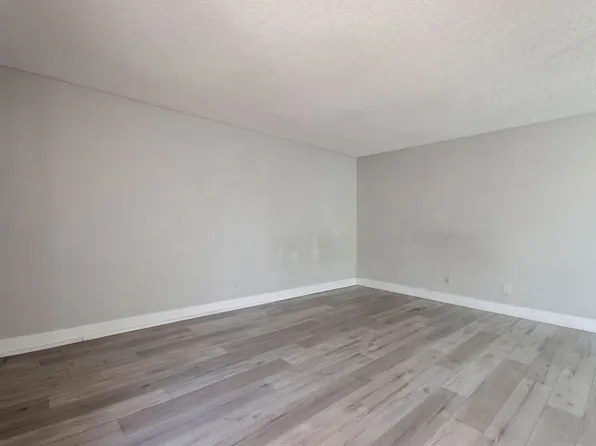 1501 Living Desert Dr APT D, Las Vegas, NV 89119