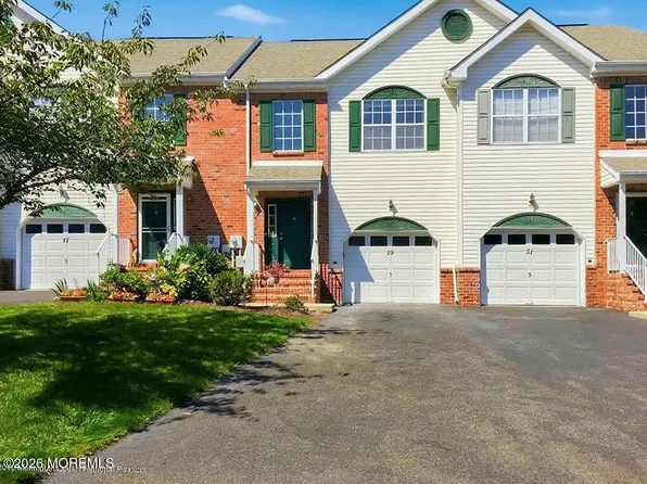 29 Heron Ct, Manalapan, NJ 07726