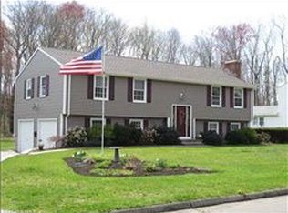 16 Whispering Rod Rd, Unionville, CT 06085