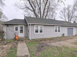 613 Inlet Shore Dr, Delavan, WI 53115