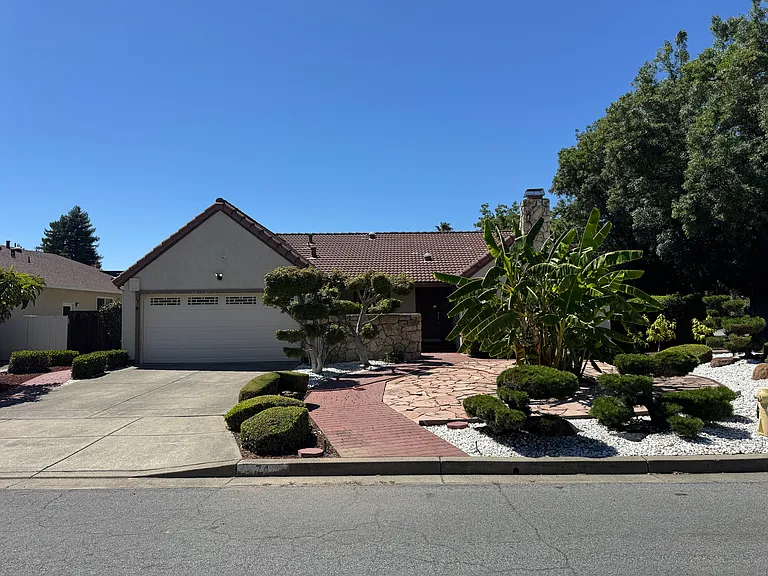 74 Delegado Ct — Photo 1