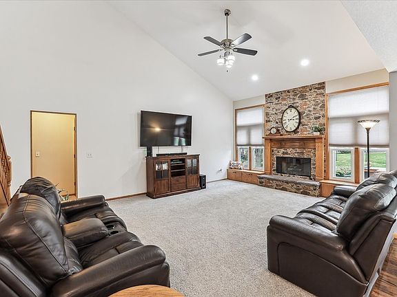 3rd image of 1239 Bentwood Ct