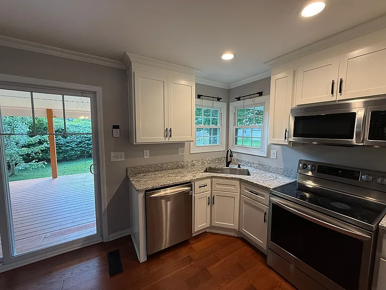 2614 Woodsdale Ave — Photo 7