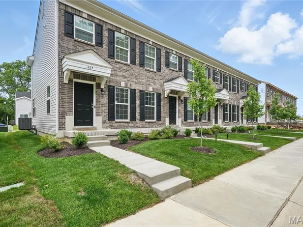 457 Sunset Hollow Dr, Wentzville, MO 63385
