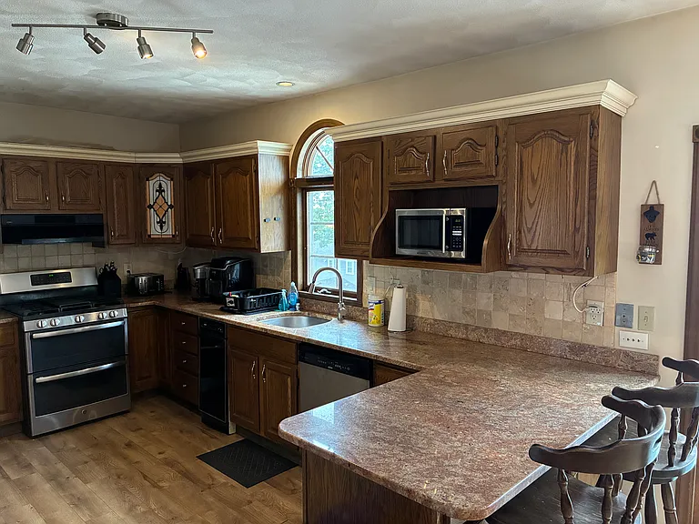 45 Waldemar Ave #2 — Photo 11