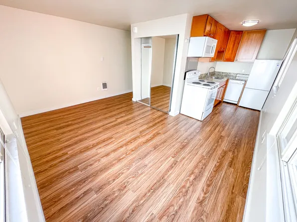 Summit Apartments, 1700 Summit Ave #406, Seattle, WA 98122