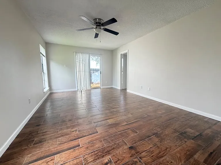 1913 Wyatt Dr — Photo 8