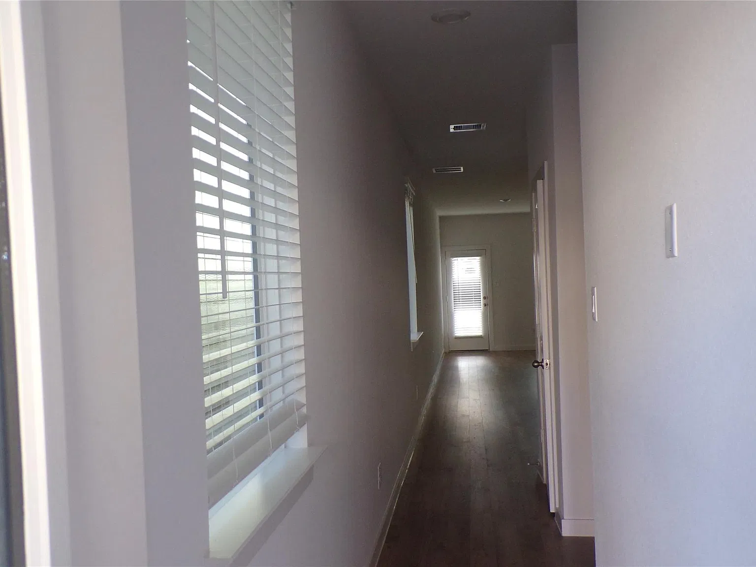 4 bed, 2.5 bath, 2130 sqft, $2,295 — Photo 4