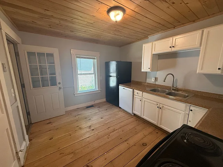 115 Franklin Street — Photo 6