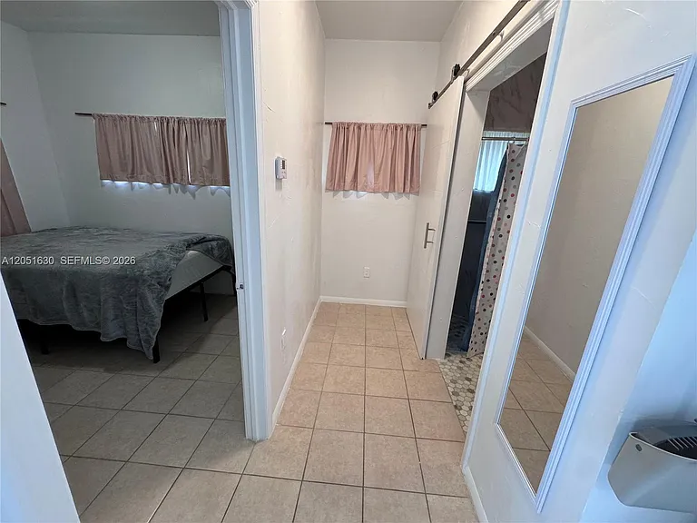 1239 N Victoria Park Rd #COTTAGE — Photo 7