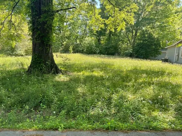 305 Glenn St, La Fayette, GA 30728