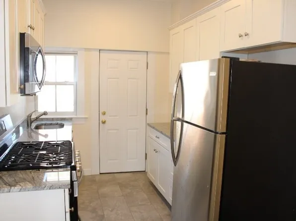 96 Middle St, Gloucester, MA