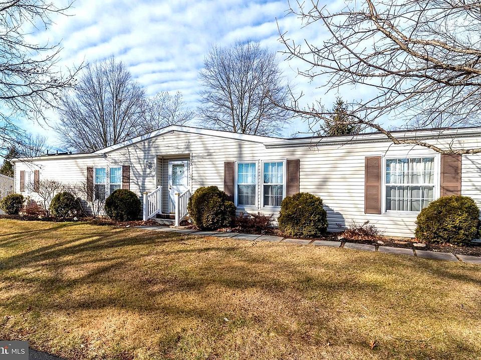 1st image of 13 Asheton Ln