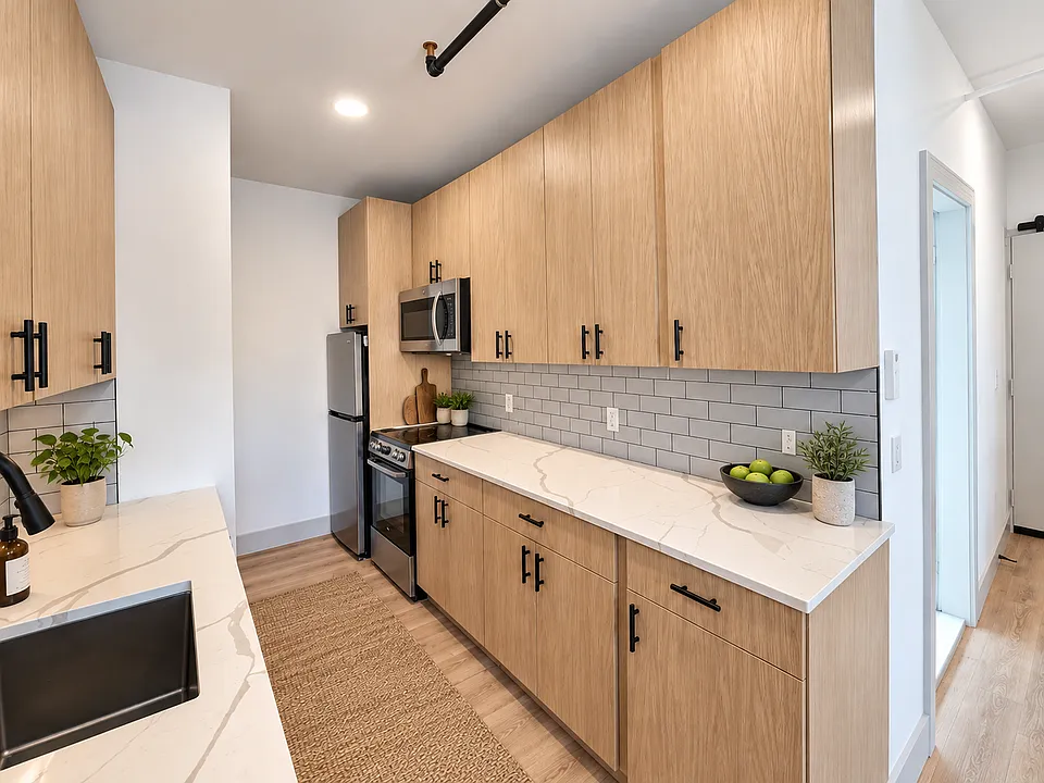 101 Main St #6